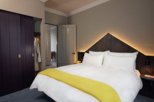 suites-classic-suite-bedroom